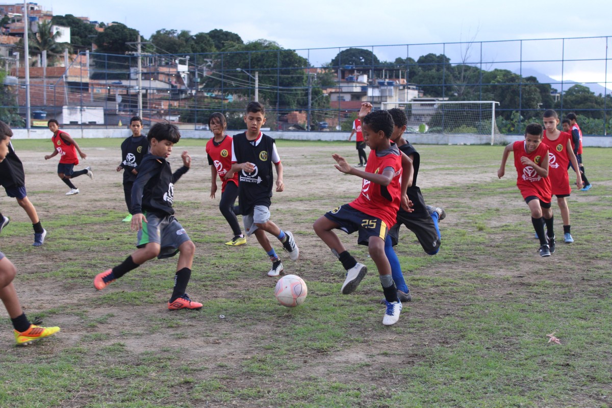Duvale Impressão e Comunicação: Jogo de camisa para a Escolinha de Futebol  Meninos da Vila