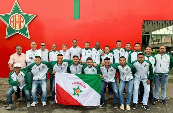 Equipe de futsal da Portuguesa momentos antes de partir rumo a Erechim-RS. Foto: André Oliveira / AAP