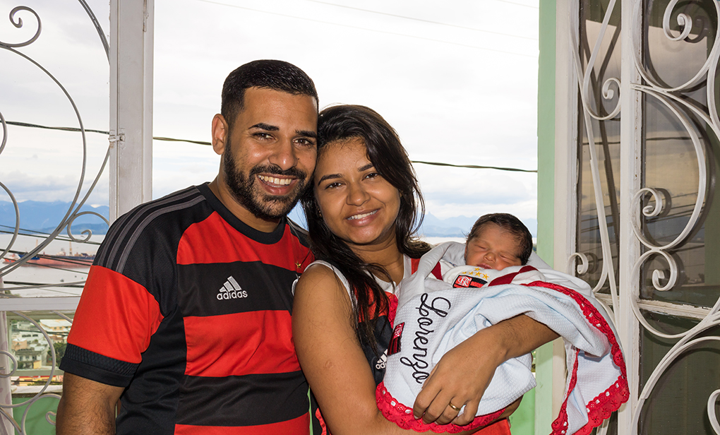 Os pais Bruno e Juliane, moradores do Tauá, decidiram batizar o filho em homenagem o atleta do Flamengo após a conquista da Libertadores e do Brasileirão