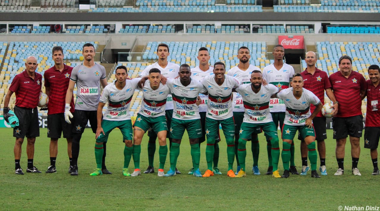Parte do elenco da Portuguesa no último jogo da equipe antes da quarentena realizado contra o Flamengo // Foto: Nathan Diniz