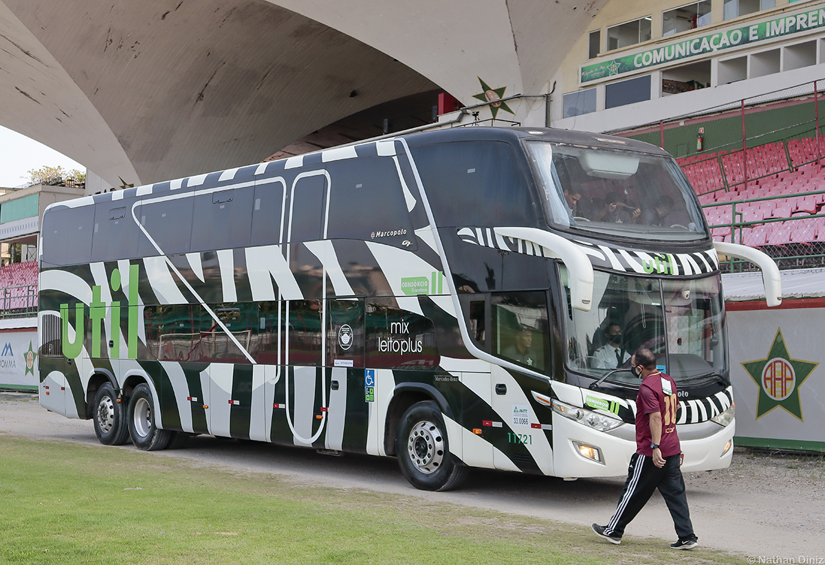 Ônibus de empresa parceira faz alusão a zebra, mascote oficial do clube