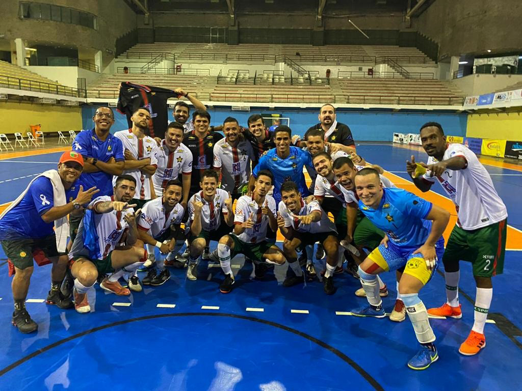 O futsal da Portuguesa venceu o Vasco nos pênaltis e está classificado para a decisão do Campeonato Carioca de Futsal. A final é nesse sábado (12), às 14h30, no ginásio Miecimo da Silva, contra o Madureira