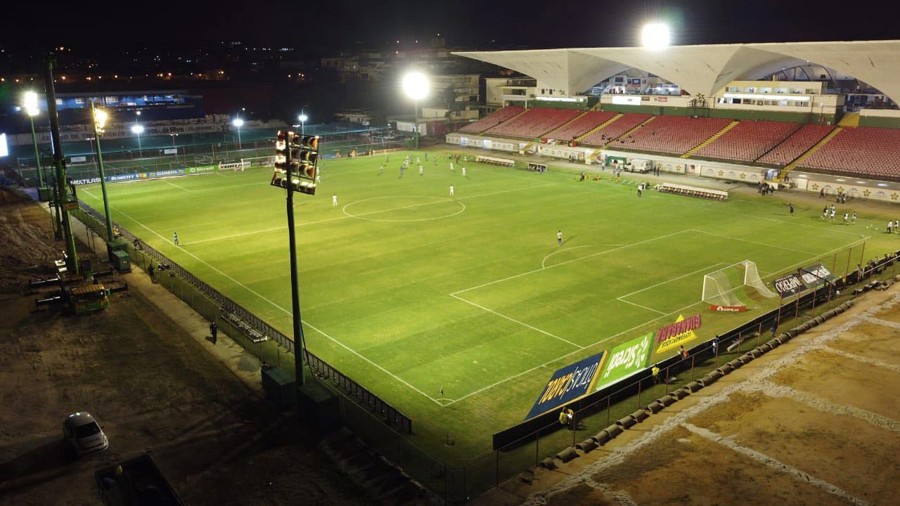 Estádio da Lusa agora tem iluminação definitiva para jogos oficiais noturnos