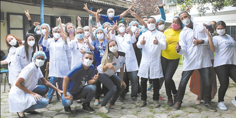 A equipe de profissionais de saúde do Centro Municipal de Saúde Madre Teresa de Calcutá, no Bancários, que atuam na linha de frente de combate ao novo coronavírus. Parabéns pelo trabalho!