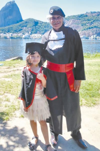 Nonato acabou de se formar em direito pela Universidade Estácio de Sá (Ilha)