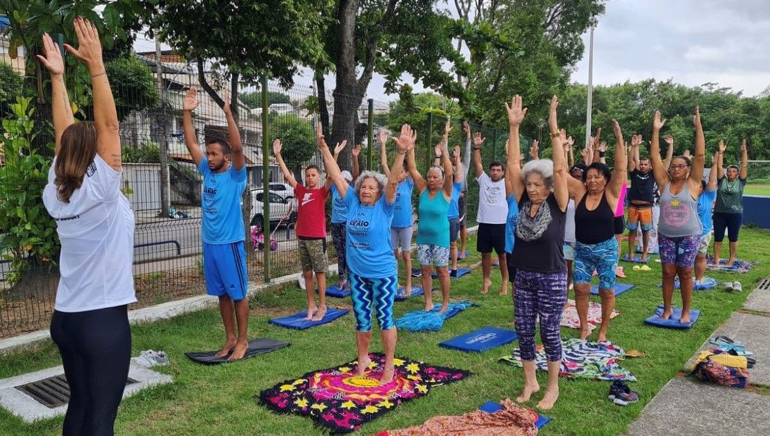 As sessões de yoga, da professora Carla, estão entre as novidades de modalidades na Vila Olímpida