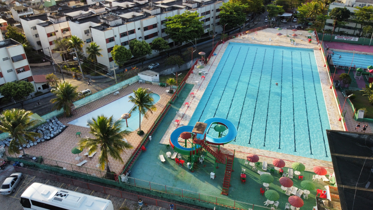 O Parque Aquático Rossano Orsini possui três piscinas destinadas aos associados de todas as idades