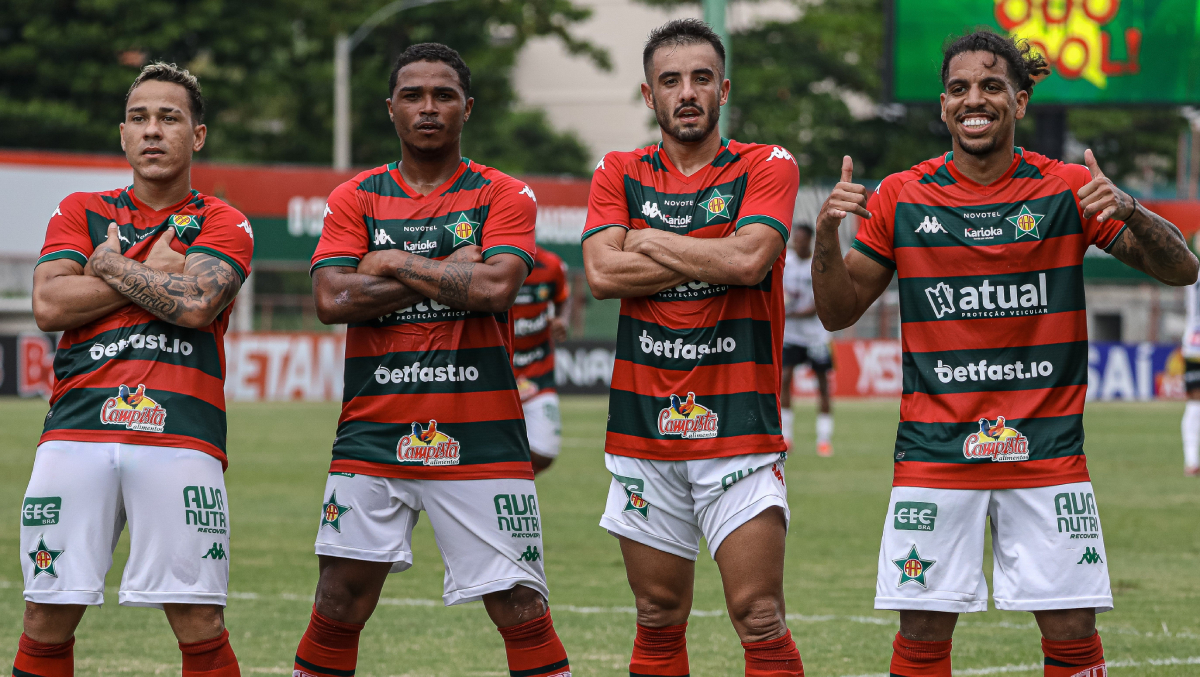 O time profissional da Portuguesa, invicto há três jogos, busca a vitória diante do Fluminense