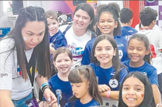 A festa do dia das crianças do Instituto Avalanche Azul foi realizada em parceria com a Raízen (Shell Lubrificantes). O evento contou com 120 crianças e 80 voluntários funcionários da Raízen e pais dos alunos do Instituto Avalanche Azul