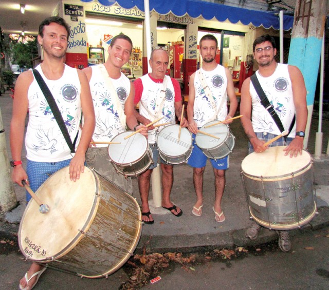 O bloco Nova Geração do Zumbi faz ensaio de carnaval neste sábado (4)