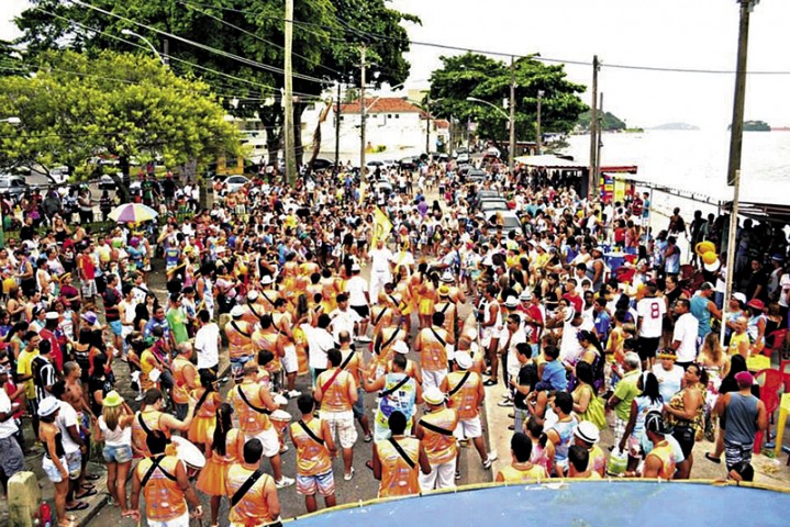 Dezenas de foliões se divertiram com o bloco no carnaval do ano passado