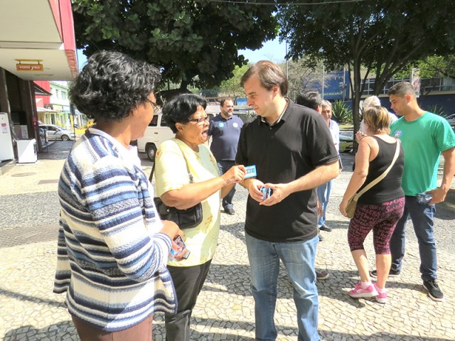 Rodrigo Maia com os eleitores na Portuguesa