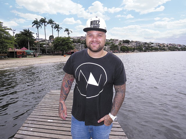 Compositor e músico, Marcinho lançou a grife de roupas "Noiz por Noiz"