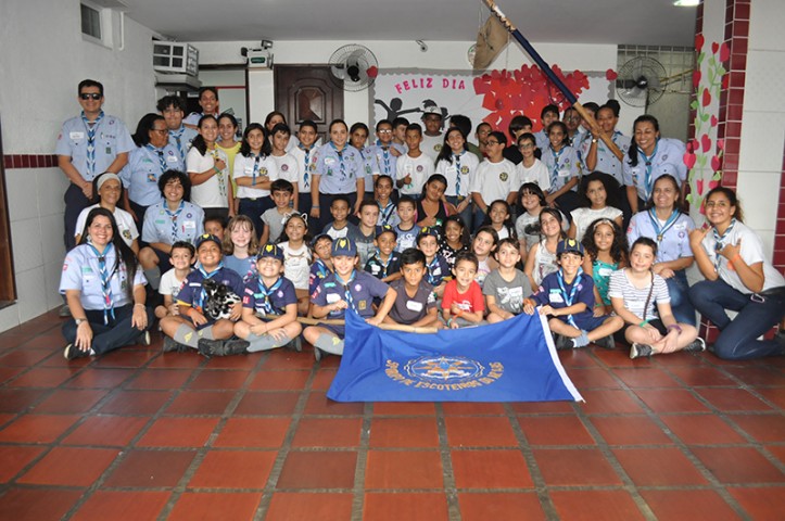 O grupo escoteiro 14 Bis do Galeão realizou ações educativas no Centro Cultural Ilha do Governador, no Moneró