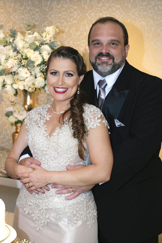 O Superintendente da Ilha Daniel Balbi e a fonoaudióloga Daiane Capella casaram-se dia 20 na igreja do Morro do Ouro, na Ribeira