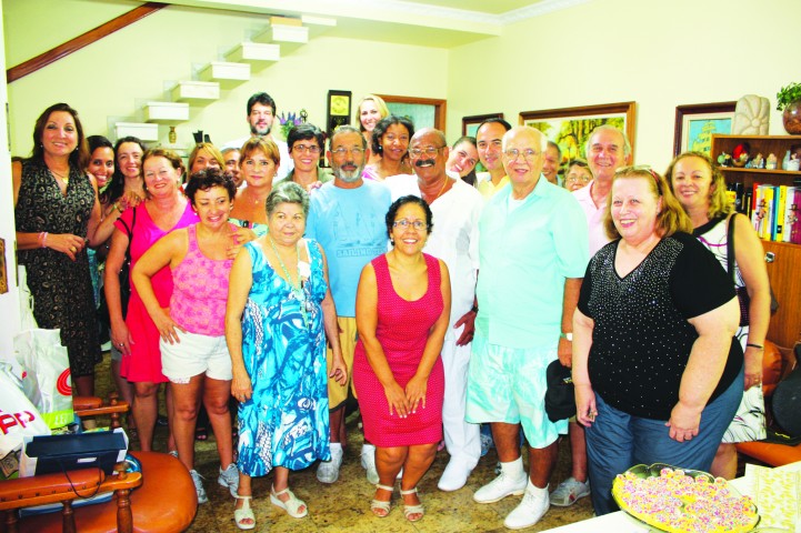 Mauro Silveira ex-dono do Ilha Auto Cine com familiares e amigos na comemoração do seu aniversário dia 1º