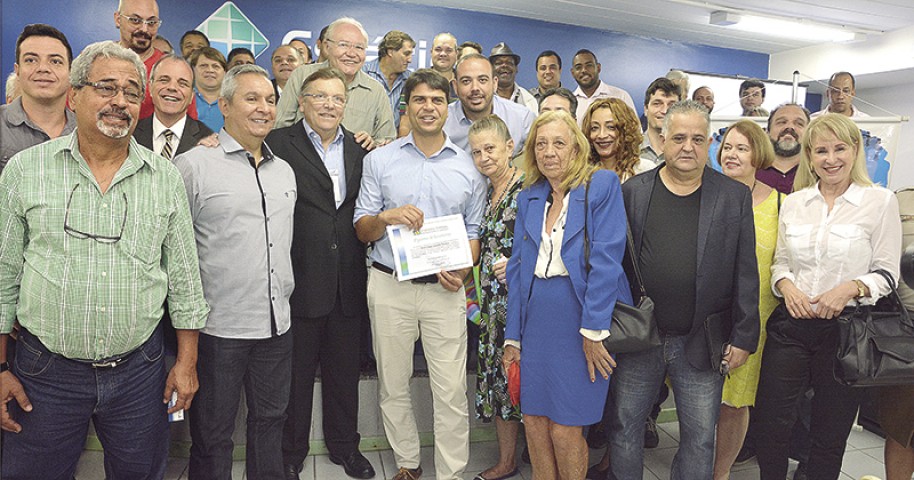Empresários da Ilha confraternizam com o secretário Pedro Paulo após reunião na Universidade Estácio de Sá