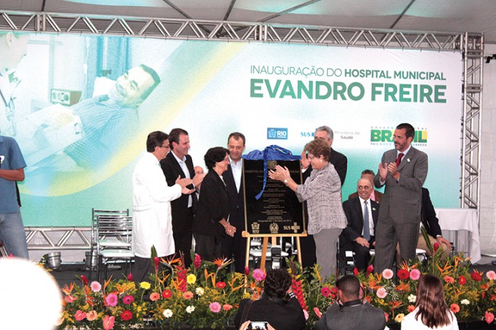 A presidente Dilma Rousseff  participou da cerimônia de inauguração do Hospital Evandro Freire, na sexta (1º), que com o investimento de R$ 57 milhões, é considerado um dos melhores hospitais do Brasil    
