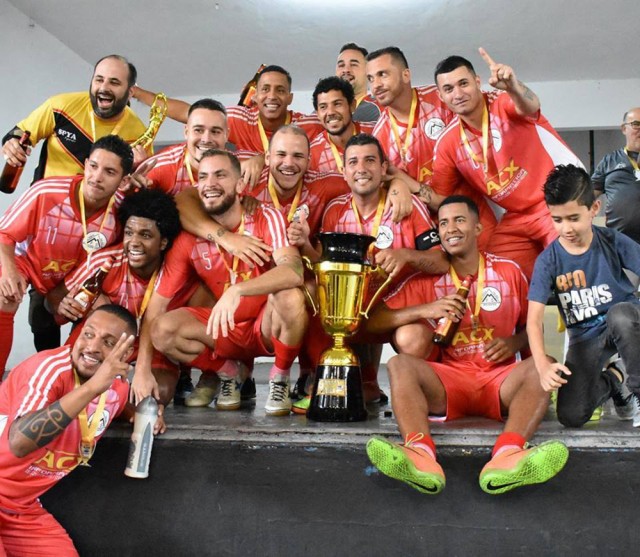 O time dos Magnatas sagrou-se campeão da Copa Ilha da Liga Insulana de Futsal na final contra o Família PU, no domingo (16), no Esporte Clube Cocotá