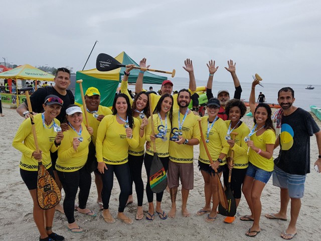 A equipe Pilialoha Wa'a, que pratica canoa havaiana na Praia da Bica, representou a Ilha no 1º Encontro de Esportes Náuticos de São Pedro da Aldeia, onde conquistou o 1º lugar na categoria mista e 2º lugar na feminina